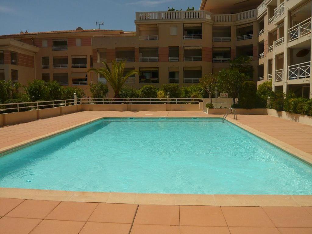 Charmant 2P Vue Mer Face Au Port De Golfe Juan Golfe-Juan Exterior foto